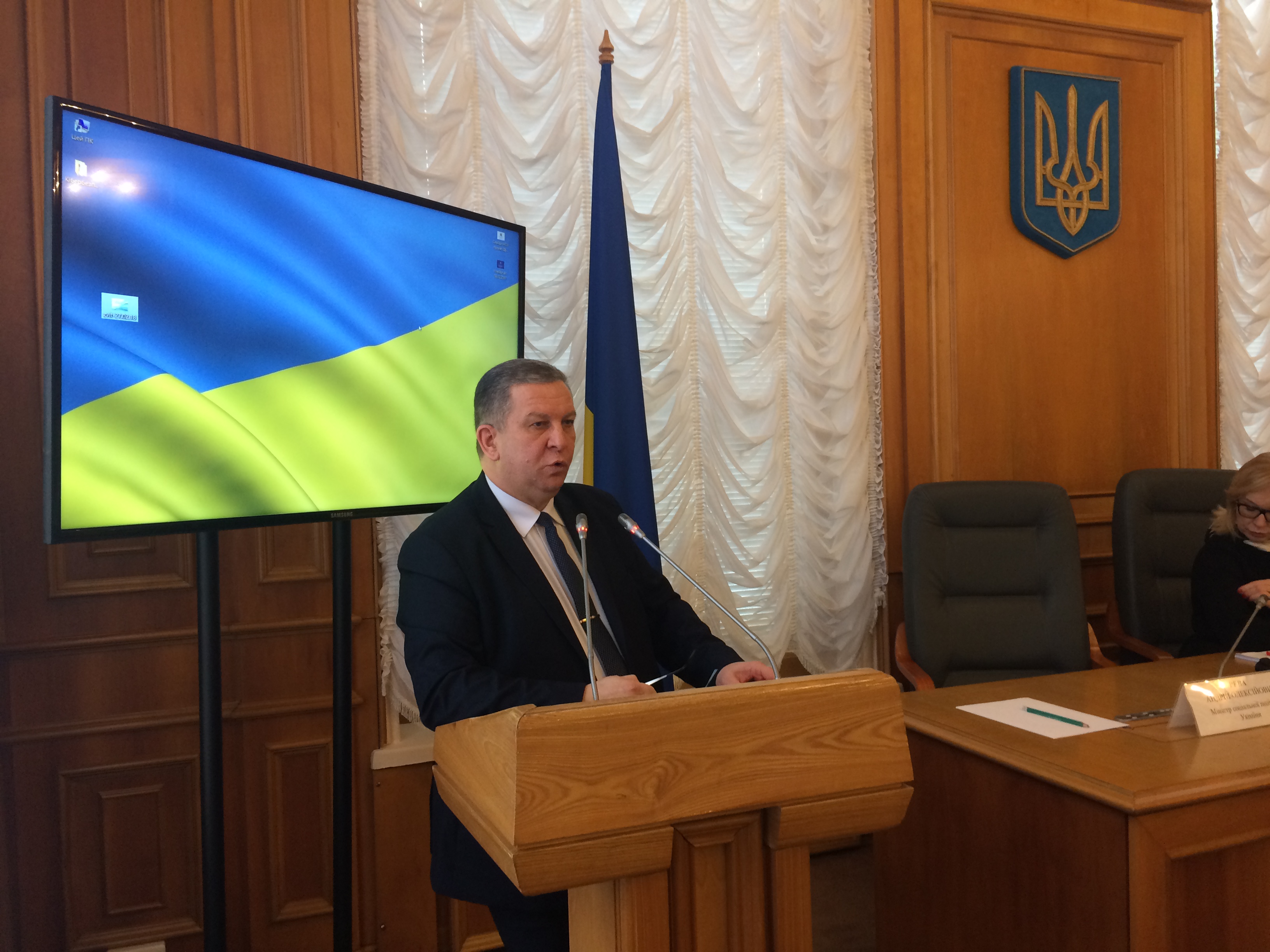 Минсоцполитики признает право на пенсию граждан Украины, проживающих на неподкотрольной территории