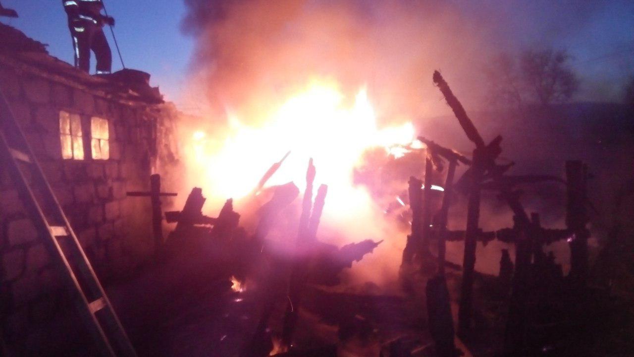 В Запорожской области чуть не сгорел весь гаражный кооператив, – ФОТО