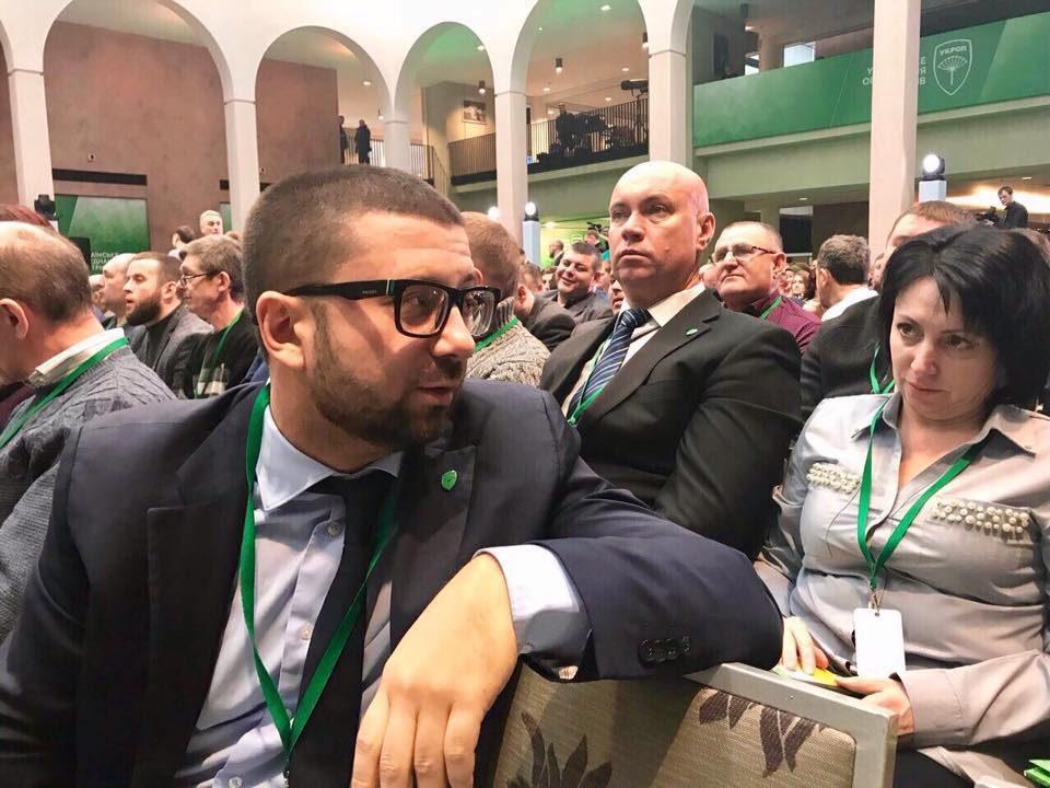 Мэр Запорожья заплатит компенсацию экс-директору “Дубовой рощи”