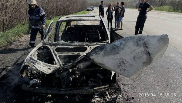 На Запорожской трассе сгорело два автомобиля