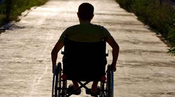 Запорожские правоохранители помогли доехать домой мужчине с инвалидностью (ФОТО)