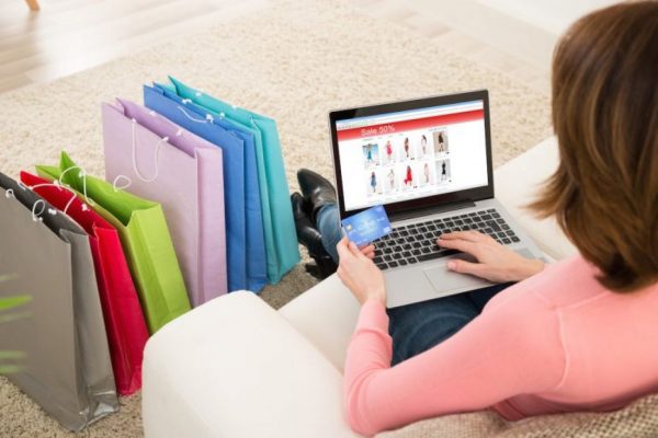 Онлайн-шоппинг: сколько, на что и когда тратят свои деньги запорожцы