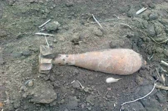 В Запорожской области возле гаражей нашли минометную мину