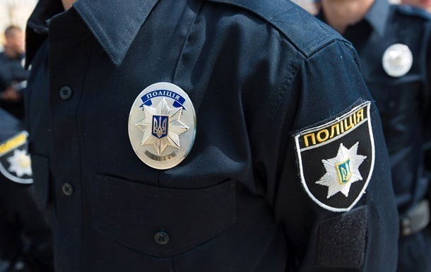 В Комунарском районе Запорожья полицейские вытащили мужчину из опасности (Видео)