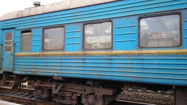 Цена не оправдывает качество: запорожцы жалуются на “убитые” вагоны “Укрзализныци”