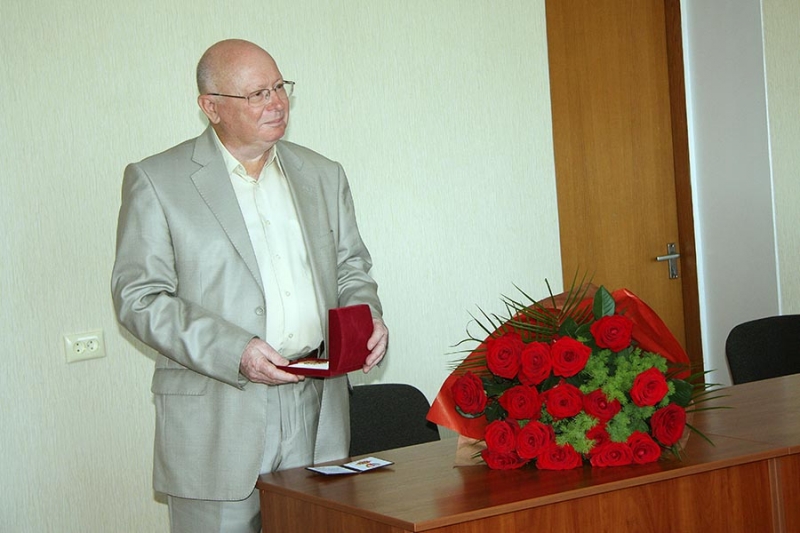 Досвідчений запорізький управлінець отримав заслужену відзнаку Запорізької обласної ради