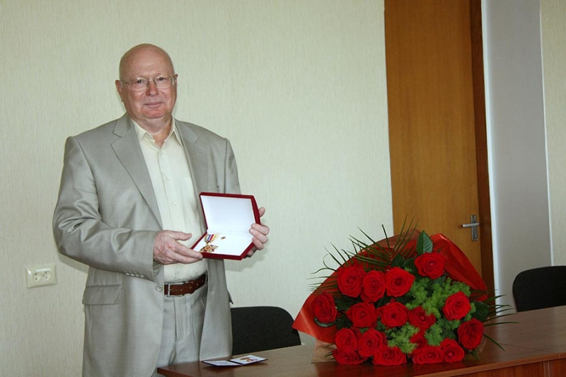 В Запорожье опытный управленец получил орден «За заслуги перед Запорожским краем»