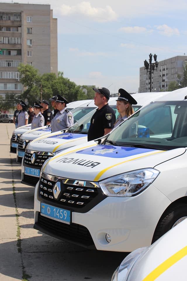 В Запорожской области полиция получила ключи от новых служебных авто (ФОТО, ВИДЕО)