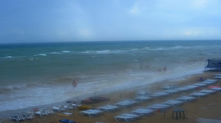 У мережу виклали захоплюючі фото шторму на Азовському морі (фото)