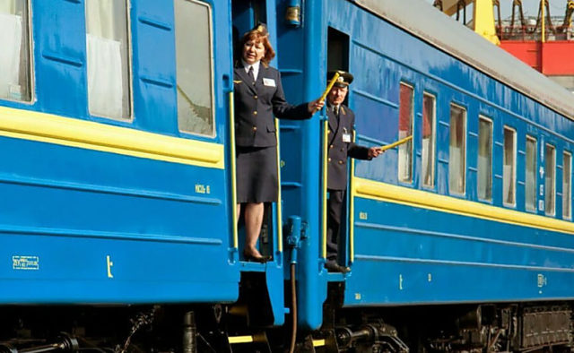 Пассажиры «Укрзализныци» жалуются на состояние поездов (Фото)