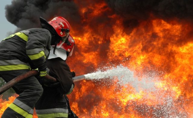 У Запорізькій області жінка врятувала сина на пожежі
