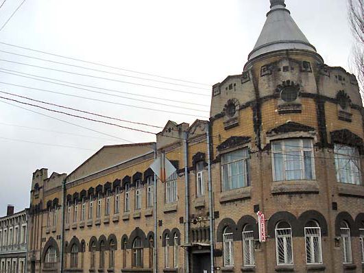 В старой части Запорожья сохранилось здание первого роддома начала XX века (Фото)