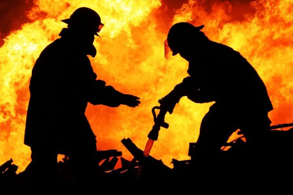 В Запорожье спасатели 2 часа тушили пожар: ЧП произошло на пивзаводе