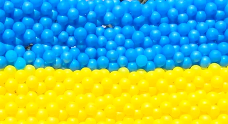 2 тысячи воздушных шаров: запорожцы установили новый рекорд (Видео)