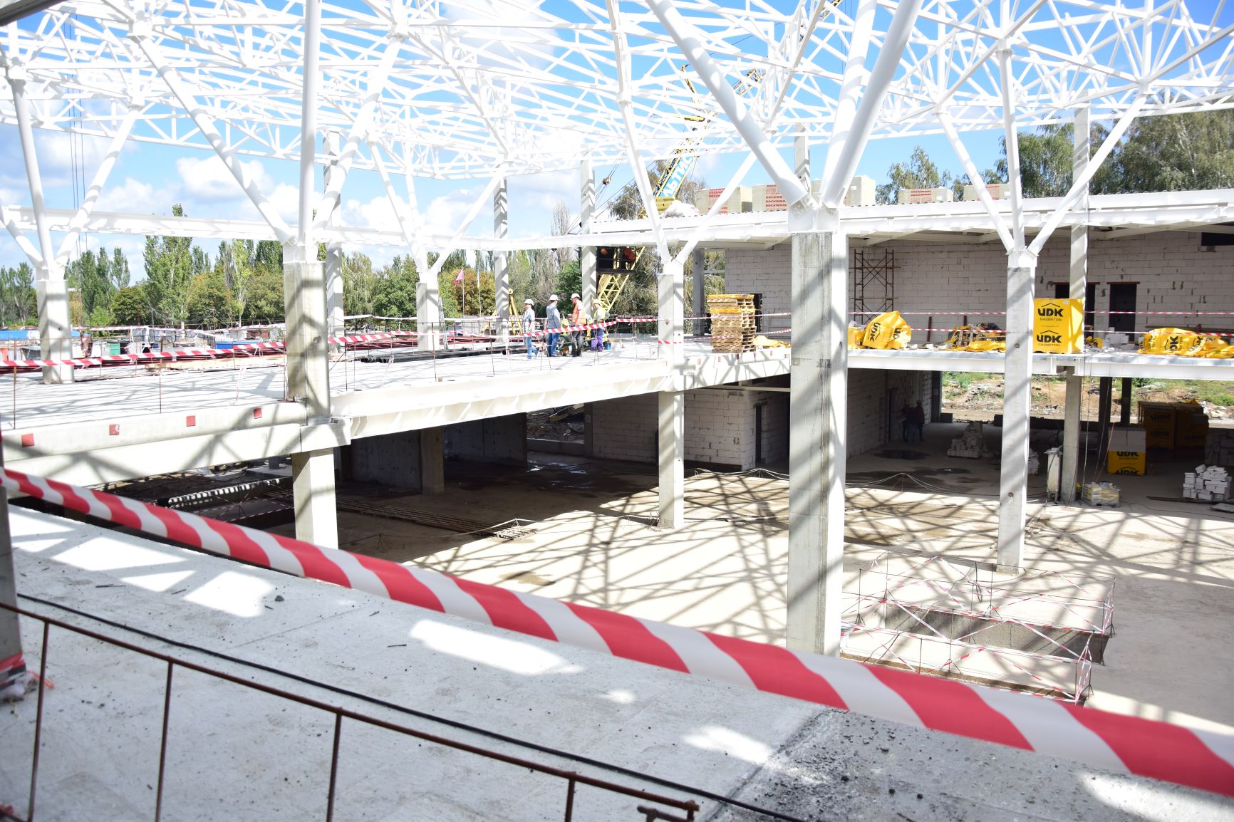 Представители власти в Запорожье проверили ход работ по строительству терминала аэропорта (ФОТО)