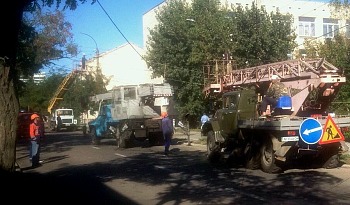 В Запорожской области устраняют последствия столкновения Volkswagen со столбом