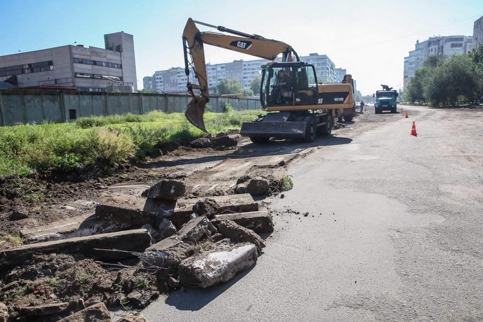 У Запоріжжі “будують” нову дорогу до Набережної (фото)