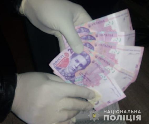 Черный лесоруб пытался подкупить запорожского полицейского (Фото)