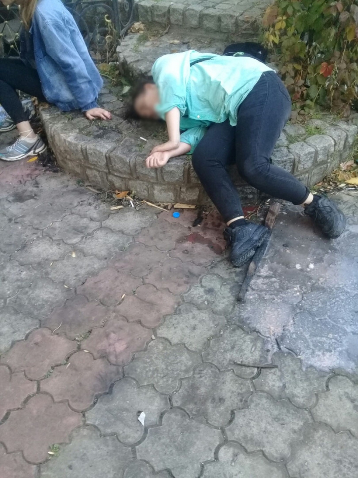 У Запорізькій області п’яним підліткам викликали швидку просеред вулиці (фото)