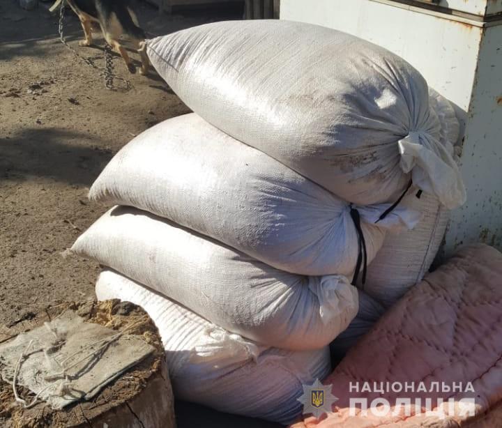 В Запорожской области у пенсионерки украли 300 кг кукурузы