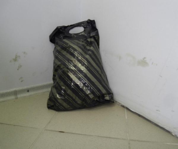 В одном из отделений банка в Запорожье пакет с хлебом, забытый старушкой, оказался подозрительным: на место выезжали спасатели