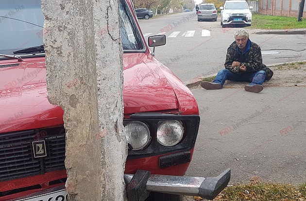 “Обмыл” новый автомобиль: в Запорожской области пьяный водитель врезался в электроопору (Фото, видео)