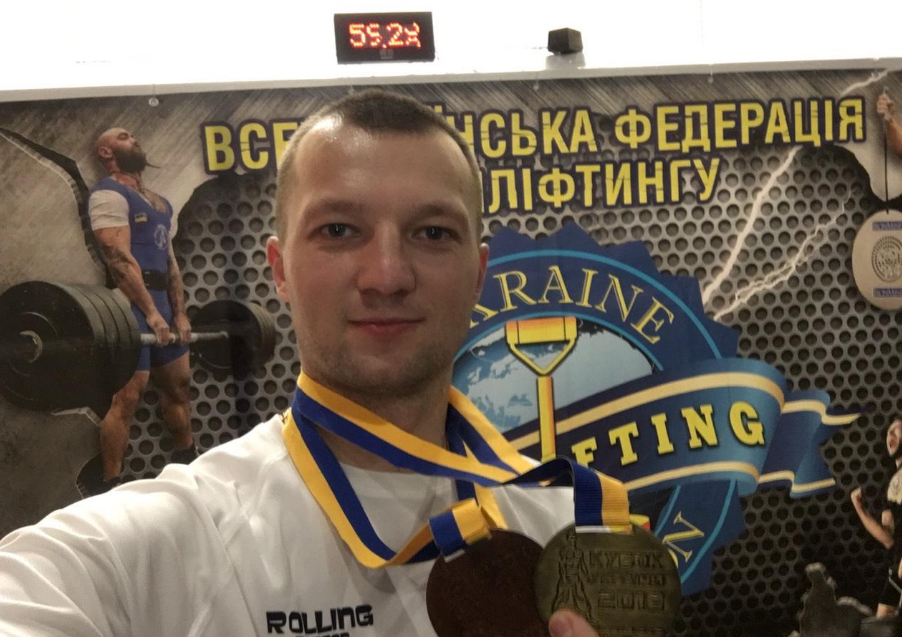 Спасатель из Запорожской области одержал победу на Кубке Украины по армлифтингу (Фото)