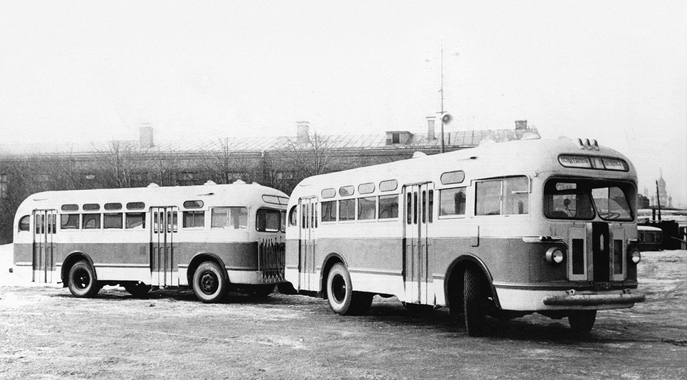 В сети показали автобус с прицепом, который колесил в Запорожской области около 60-ти лет назад (Фото)