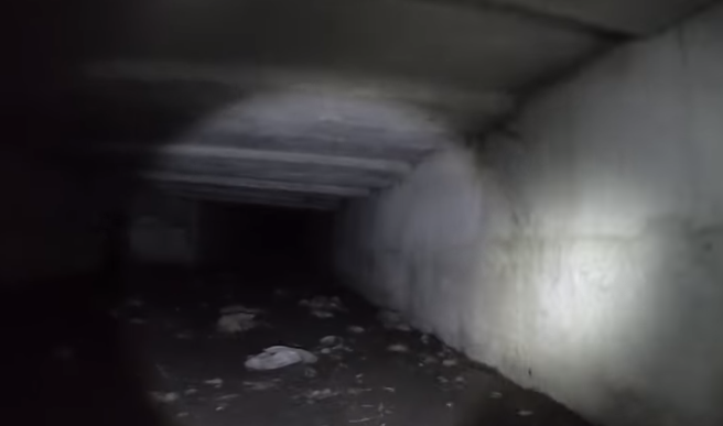 Запорожские исследователи подземелий гуляли тоннелями ливневой системы (Видео)