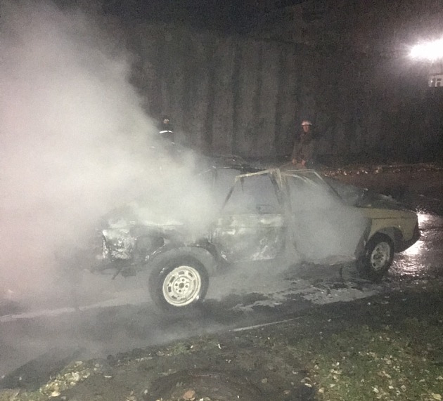 На запорожском курорте взорвался автомобиль на газу: из окон ближайших домов вылетали стекла (Фото)