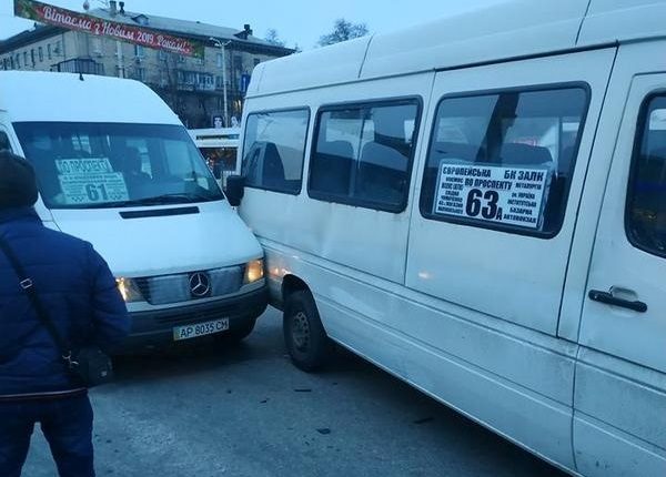 В Запорожье за сутки произошло два ДТП с общественным транспортом (Фото)