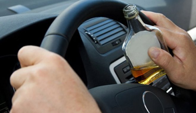 В Запорожской области пьяный в стельку водитель предлагал копам взятку: в его крови было выявлено 2.3 промилле алкоголя (Видео)