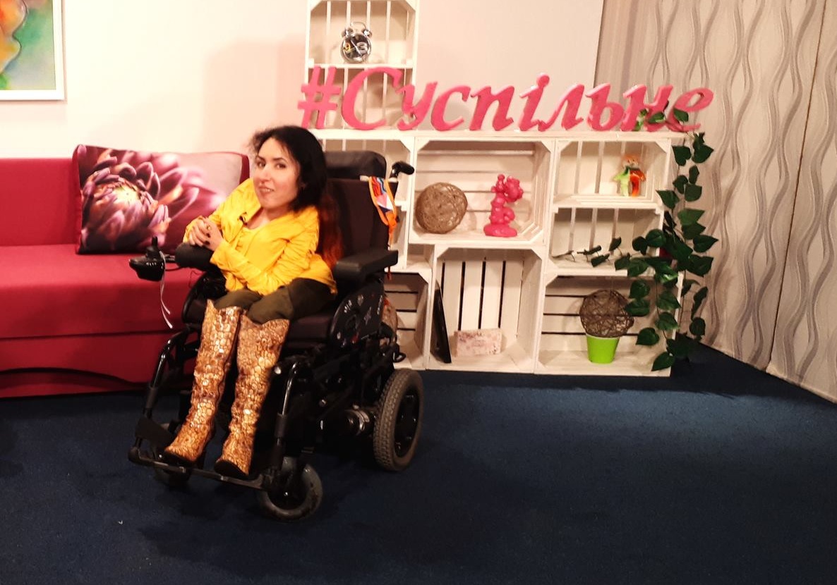 В Запорожье девушку с инвалидностью не смогли принять на работу… с которой она полностью справлялась