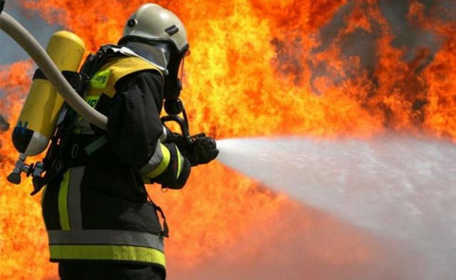 Ожоги головы, туловища и конечностей: в Запорожской области во время пожара пострадало двое человек