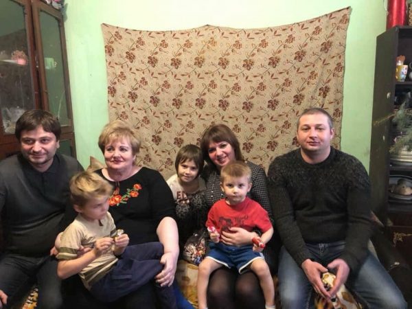 Вторая волна акции «Делай добро»: Союз армян Запорожской области помог нескольким запорожским семьям (Фото)