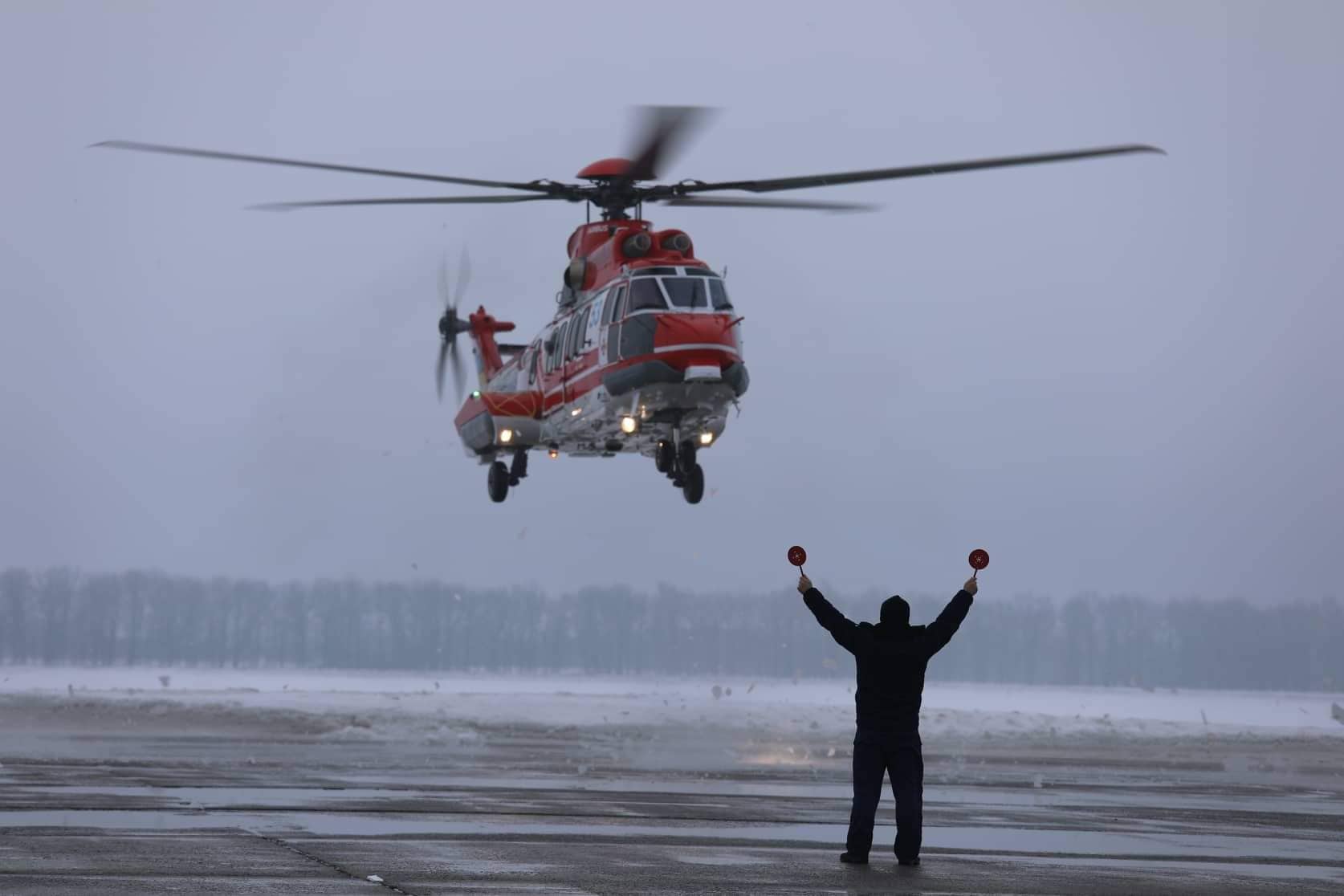 Запорожские спасатели ГУ ГСЧС получили второй вертолет французского производства (фото)