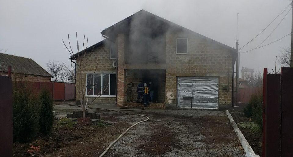 В Запорізькій області сталася пожежа на території приватного домоволодіння (фото)