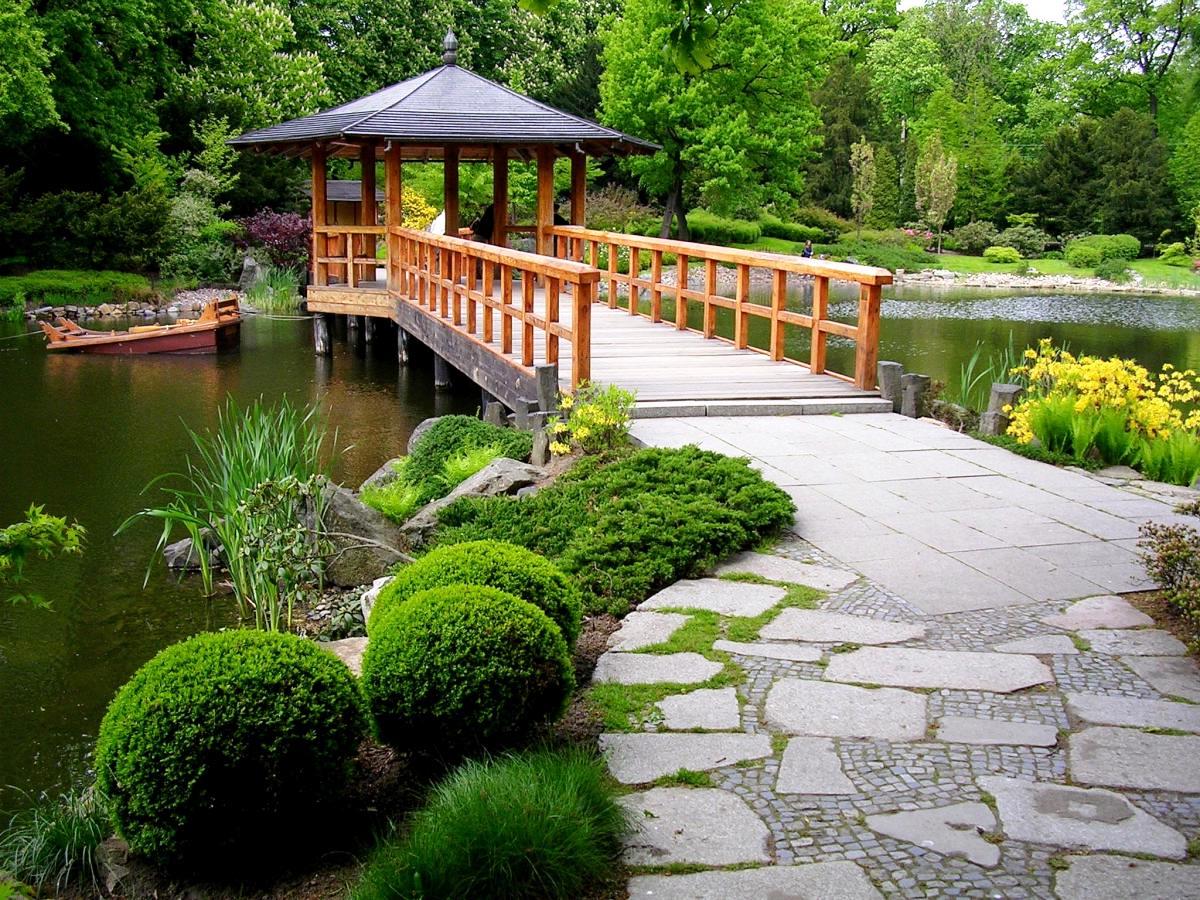 Фотофакт: у Мелітополі будують японський сад