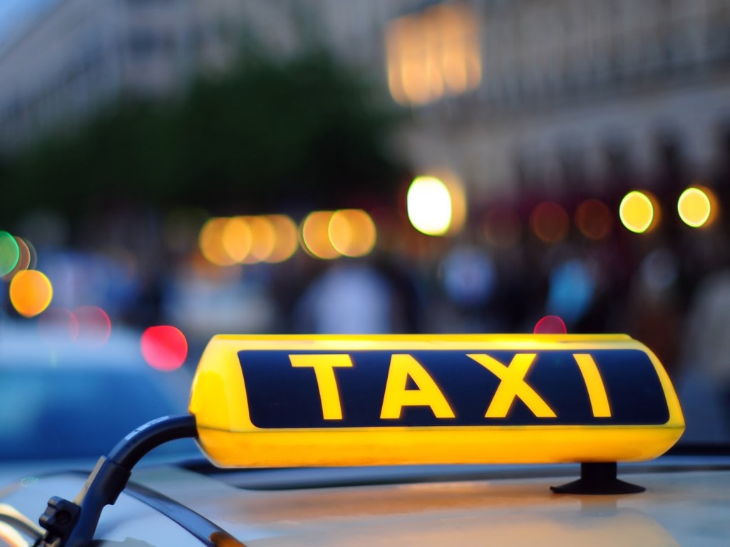В Запорожье задержали таксиста, который занимался сутенерством: ему грозит срок