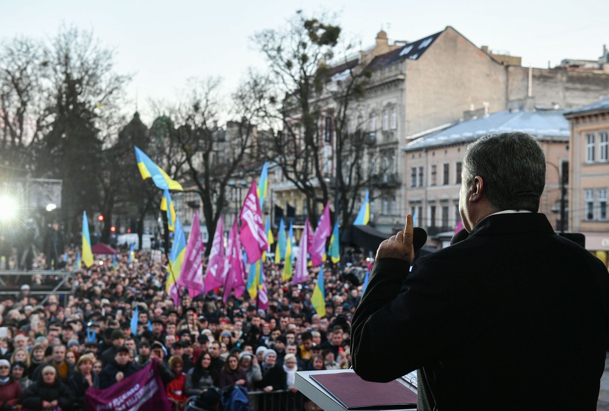 Останній візит перед виборами: 25 тисяч львів’ян відвідали віче Петра Порошенка
