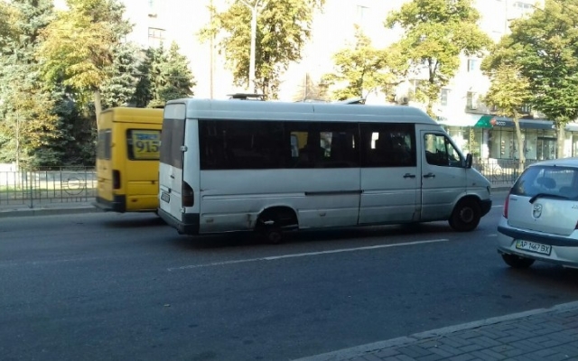 В Запорожье маршрутчика оштрафовали за стоячих пассажиров (Фото)