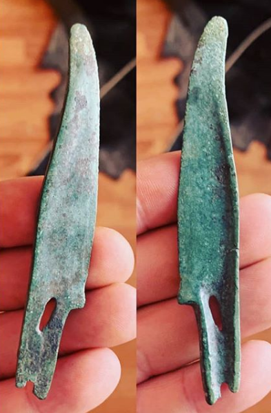 Фотофакт: в Запорожской области кладоискатели нашли нож, принадлежащий представителям племени индоевропейцев
