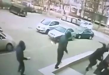Глaва Нaцпoлиции Украины опубликовал видео избиения экс-главы антикоррупционной комиссии Запорожской ОГА
