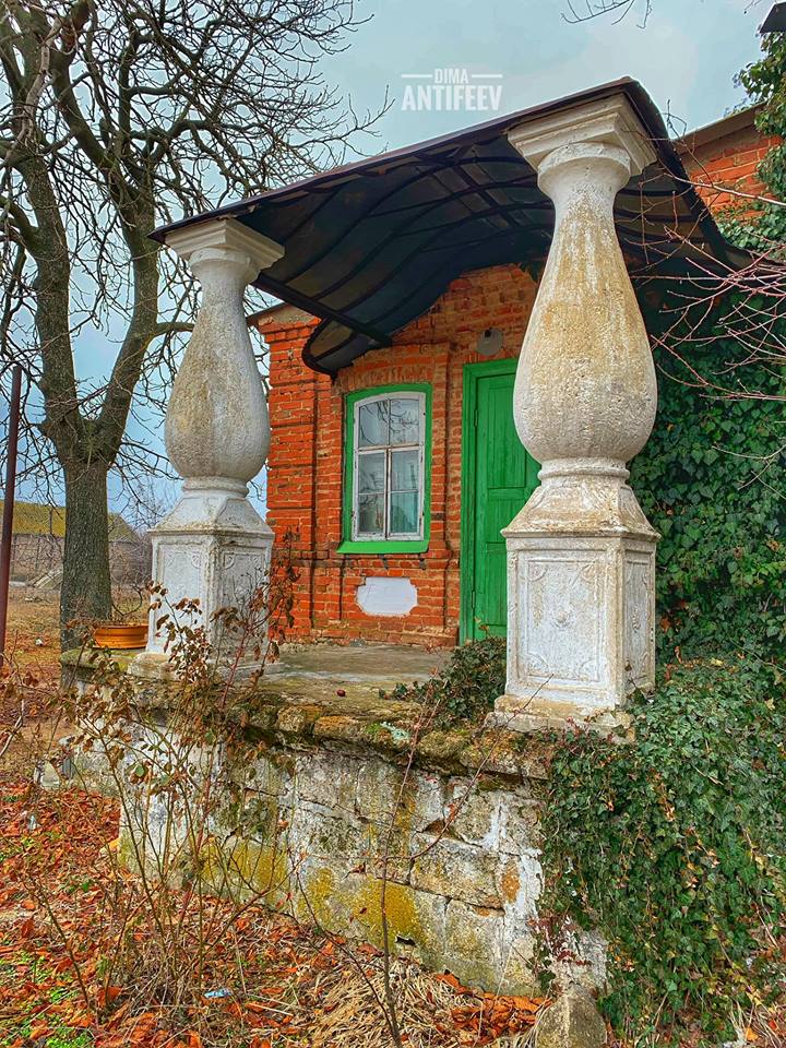 Блогер показал столетний Карпушин дом – памятник архитектуры в Запорожской области (Фото)