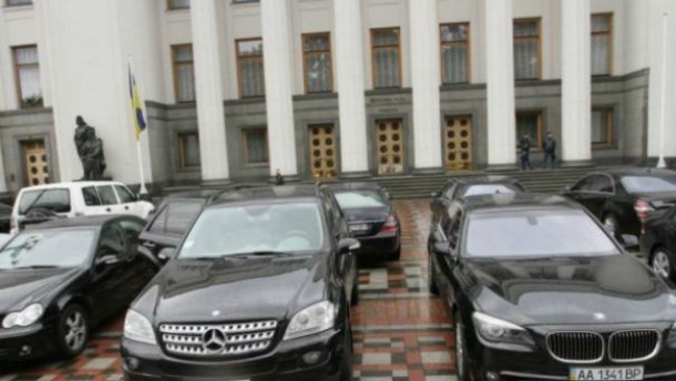 Стало відомо скільки заплатили транспортного податку власники елітних автівок у Запоріжжі, – ДФС