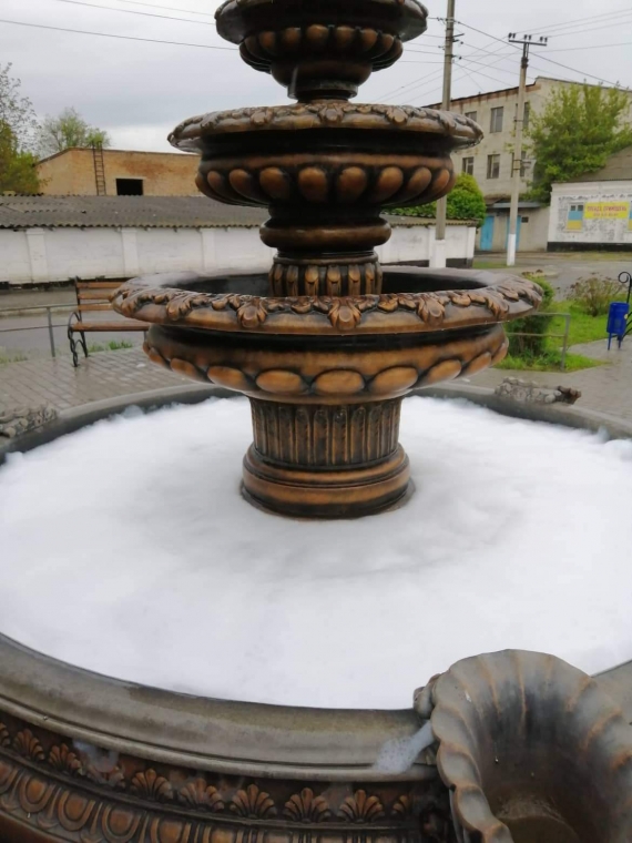 В Запорожской области в фонтане собирались устроить пенную вечеринку (Фотофакт)