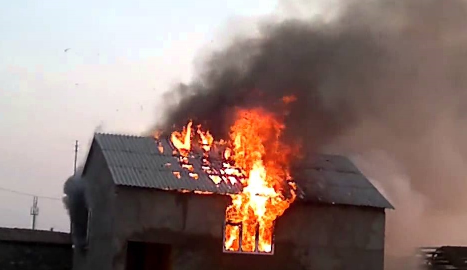В Запорожской областии из-за перегретой портативной зарядки загорелся дом (Фото)