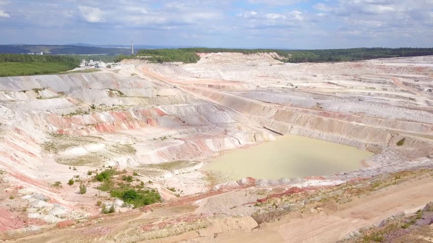 Министерство экологии приостановило действие спецразрешения на добычу каолина под Запорожьем