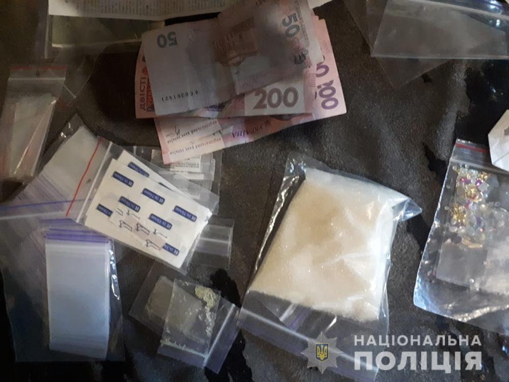 В Запорожье жена местного криминального авторитета организовала наркобизнес (Фото)