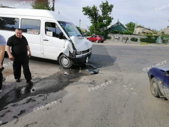 В Запорожской области маршрутка с пассажирами попала в масштабное ДТП: есть пострадавшие (Фото, видео)